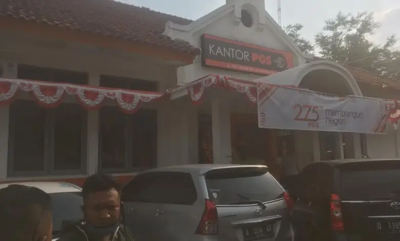 Salah Informasi Pencairan BST, Sejumlah Warga Desa Bojong Datangi Kantor Pos Cianjur