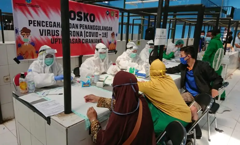 Satgas Covid-19 Gelar Rapid Test di Pasar Ciranjang
