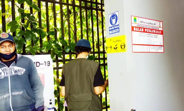 Satpol PP Cianjur Segel Sebuah Kafe di Ciloto