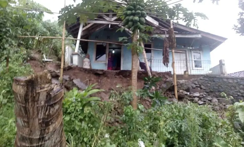 Satu Rumah di Campaka Terancam Longsor