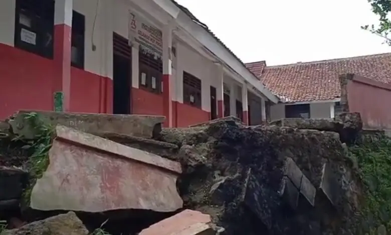 SDN Sukamanah 2 Butuh Perbaikan, TPT hingga Pagar Sekolah Rusak