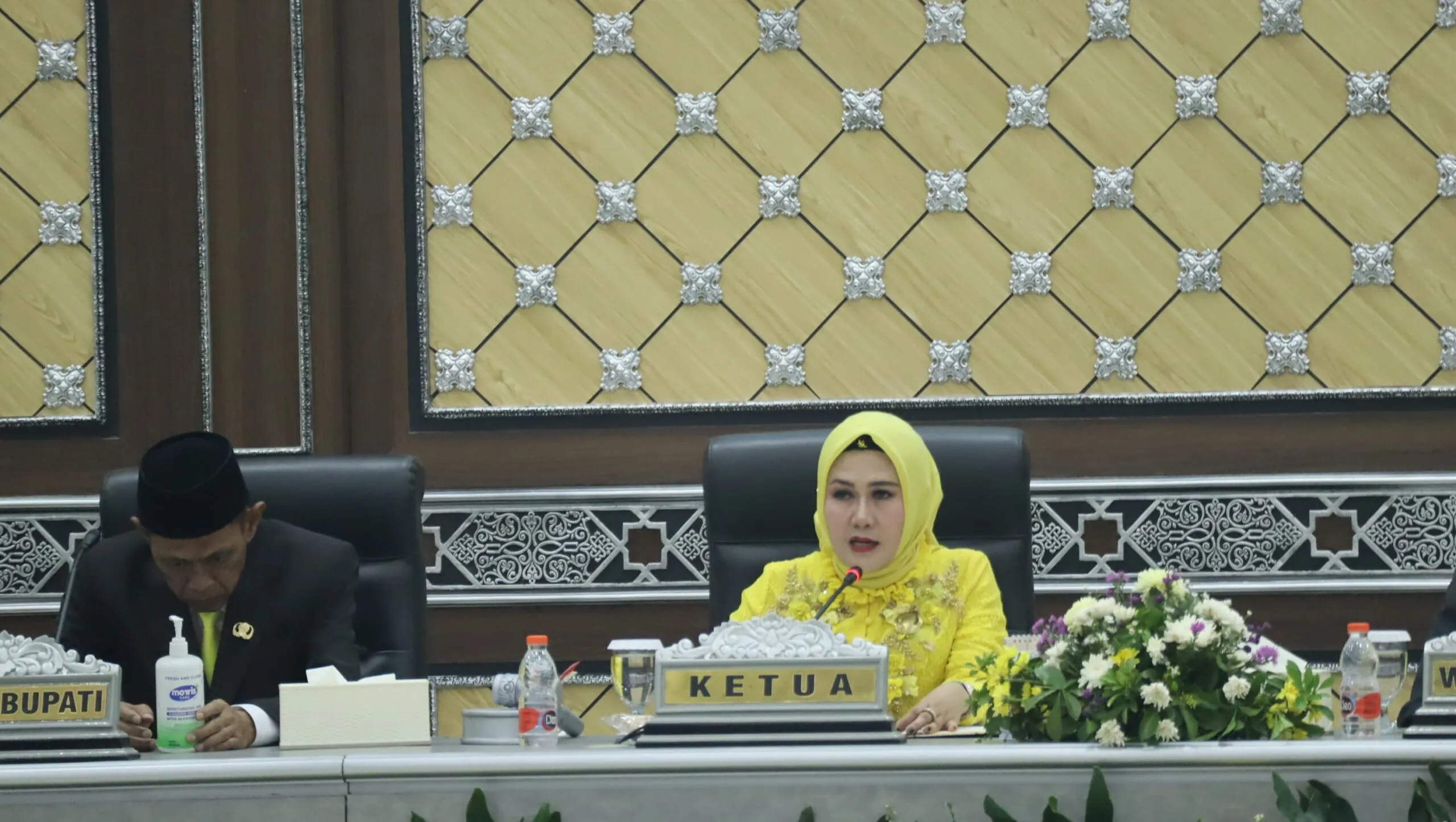 Sejarah Baru, Metty Triantika Resmi Dilantik Jadi Ketua DPRD Perempuan Pertama di Cianjur
