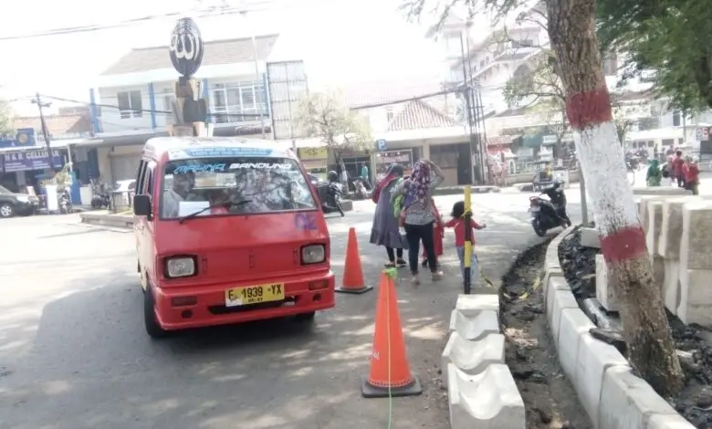 Sejumlah Sopir Angkot Cianjur Nganggur, Ini Alasannya