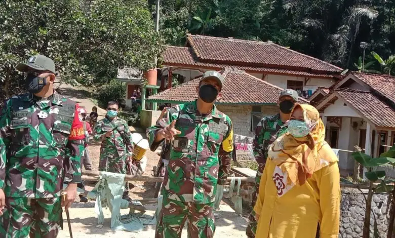 Sepekan Lagi Jalan Mulus di Desa Ciandam Bisa Dinikmati Warga