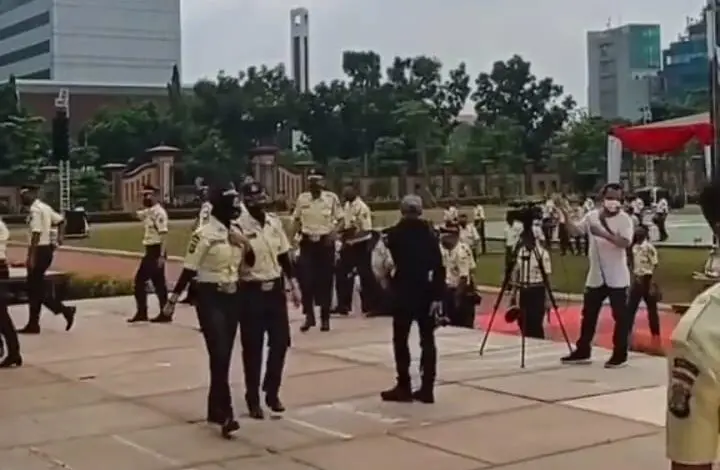 Besok, Polri akan Perkenalkan Seragam Satpam Terbaru