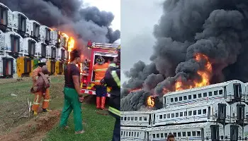 Seratus Lebih Bangkai Kereta Api di Cikaum Terbakar