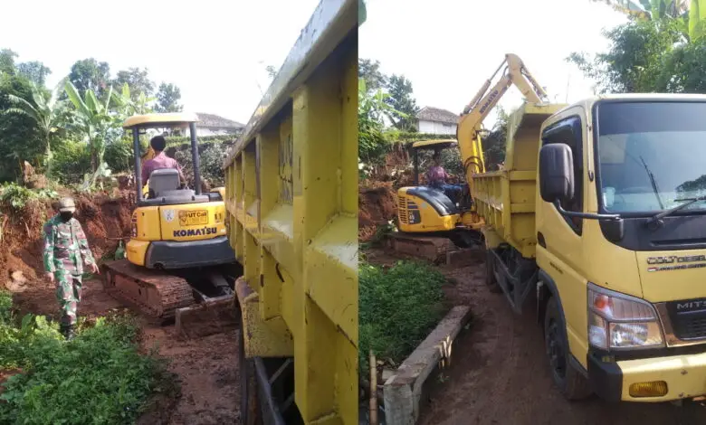 Sisa Tanah Longsor di Desa Sukawangi Warungkondang Dibersihkan