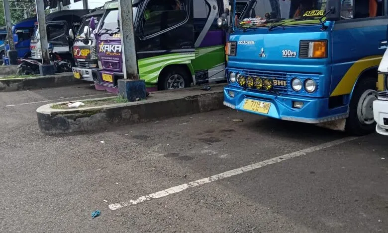 Sopir Elf Terancam Kehilangan Pendapatan Akibat Travel Gelap di Cianjur Selatan