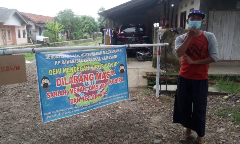 Spanduk Larangan Masuk Bank Emok Marak di Haurwangi