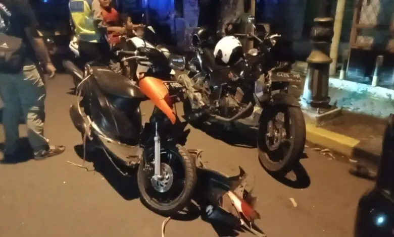 Tabrakan Motor di Cianjur, Pengendara Mio Terpental hingga Membentur Mobil