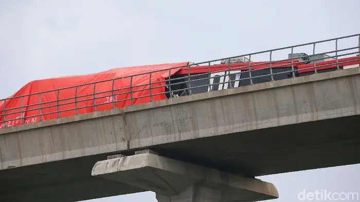 Tahap Uji Coba, Kereta LRT Kecelakaan di Cibubur