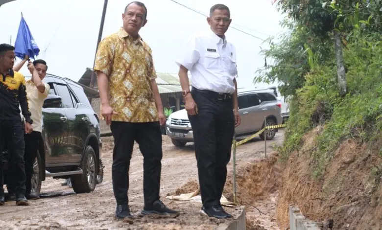 Tak Ada Perbaikan Jalan, Anggota Komisi IV Turun Tangan