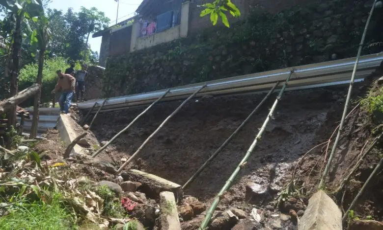 Tebing Ambruk, Satu Rumah di Cugenang Ternancam Roboh