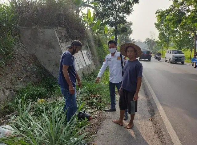 Teganya, Bayi Perempuan Dibuang di Dekat Tumpukan Sampah Cianjur