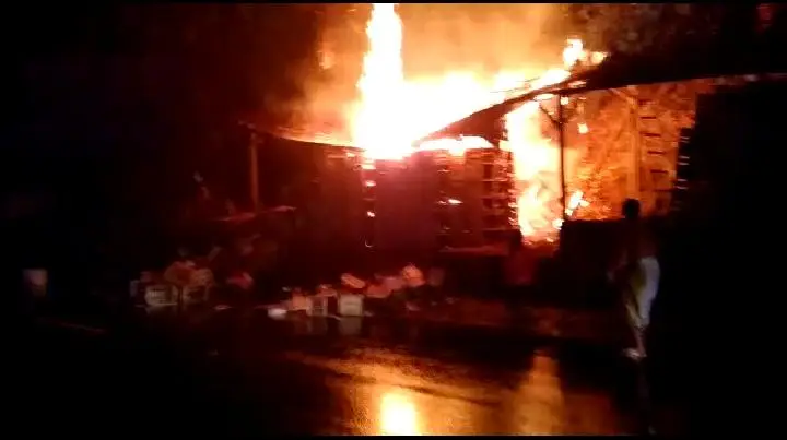 Tempat Pembuatan Peti Buah-buahan di Cijedil Kebakaran