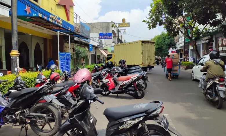 Terapkan Tarif Berlangganan, Juru Parkir Cianjur: Penghasilan Pasti Terganggu!