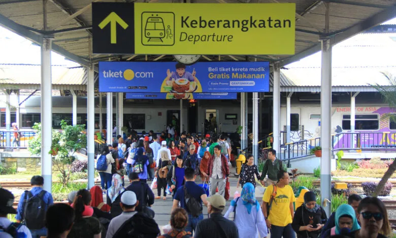 Terbaru, Ini Jadwal KA Lokal Bandung Raya Cicalengka - Padalarang 2019