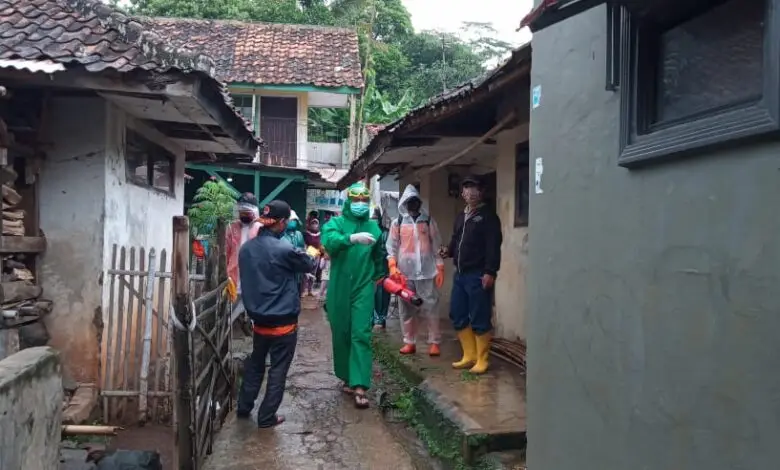 Tercium Bau Bangkai, Rumah di Cianjur Didobrak, Ternyata Ada Mayat