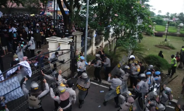 Terungkap! Ini Alasan Anak STM Selalu Ricuh Saat Unjuk Rasa