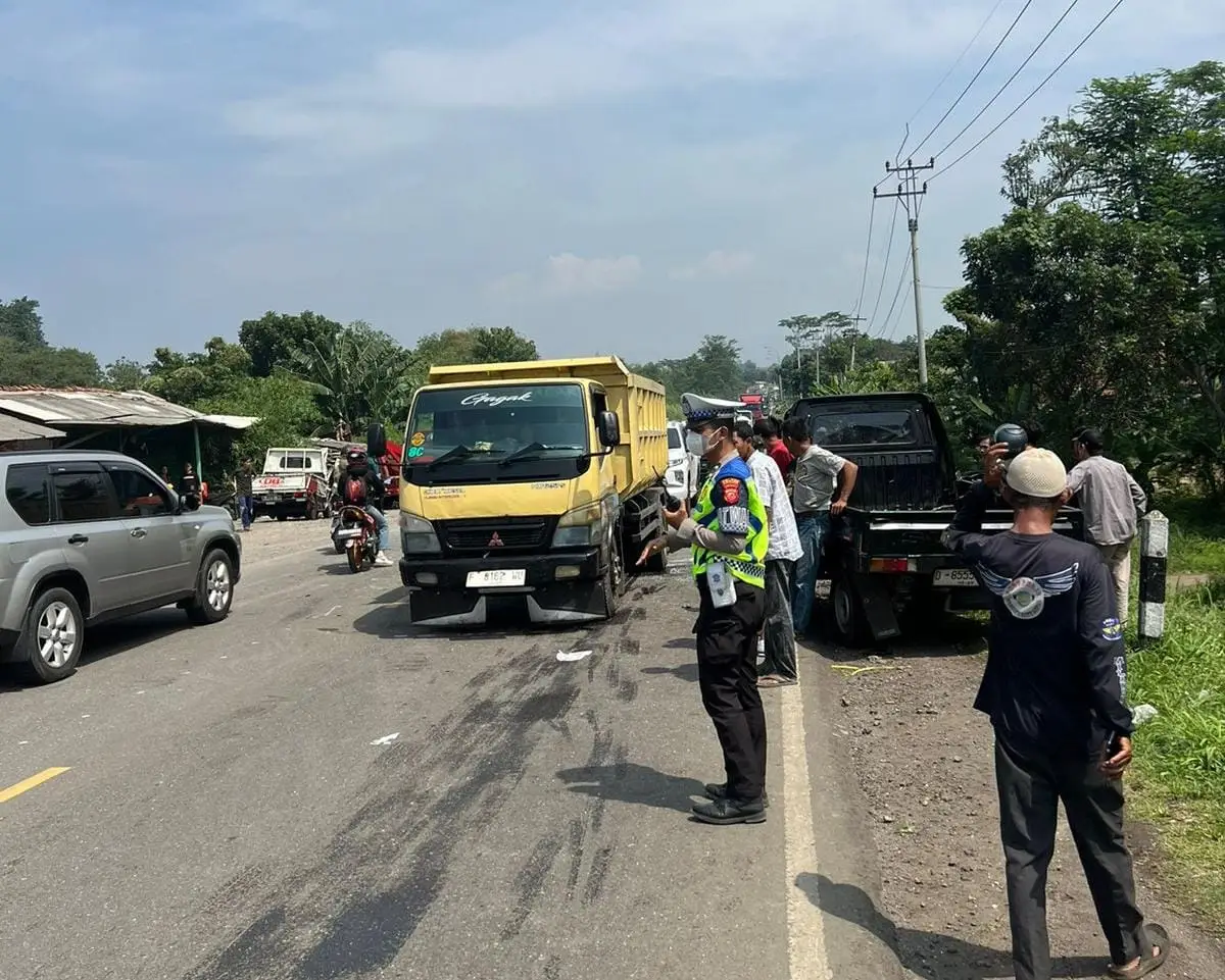 Tiga Mobil Terlibat Kecelakaan di Jalan Veteran Cianjur, Diduga Pengemudi Kurang Hati-hati