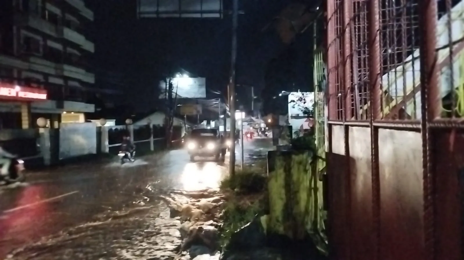 Tim Khusus Pengendalian Banjir Jabodetabek dan Cianjur Resmi Dibentuk, Wamen PU Ditunjuk Jadi Ketua