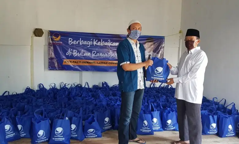 Tjetjep Muchtar Soleh Salurkan 1000 Paket Sembako di Cianjur