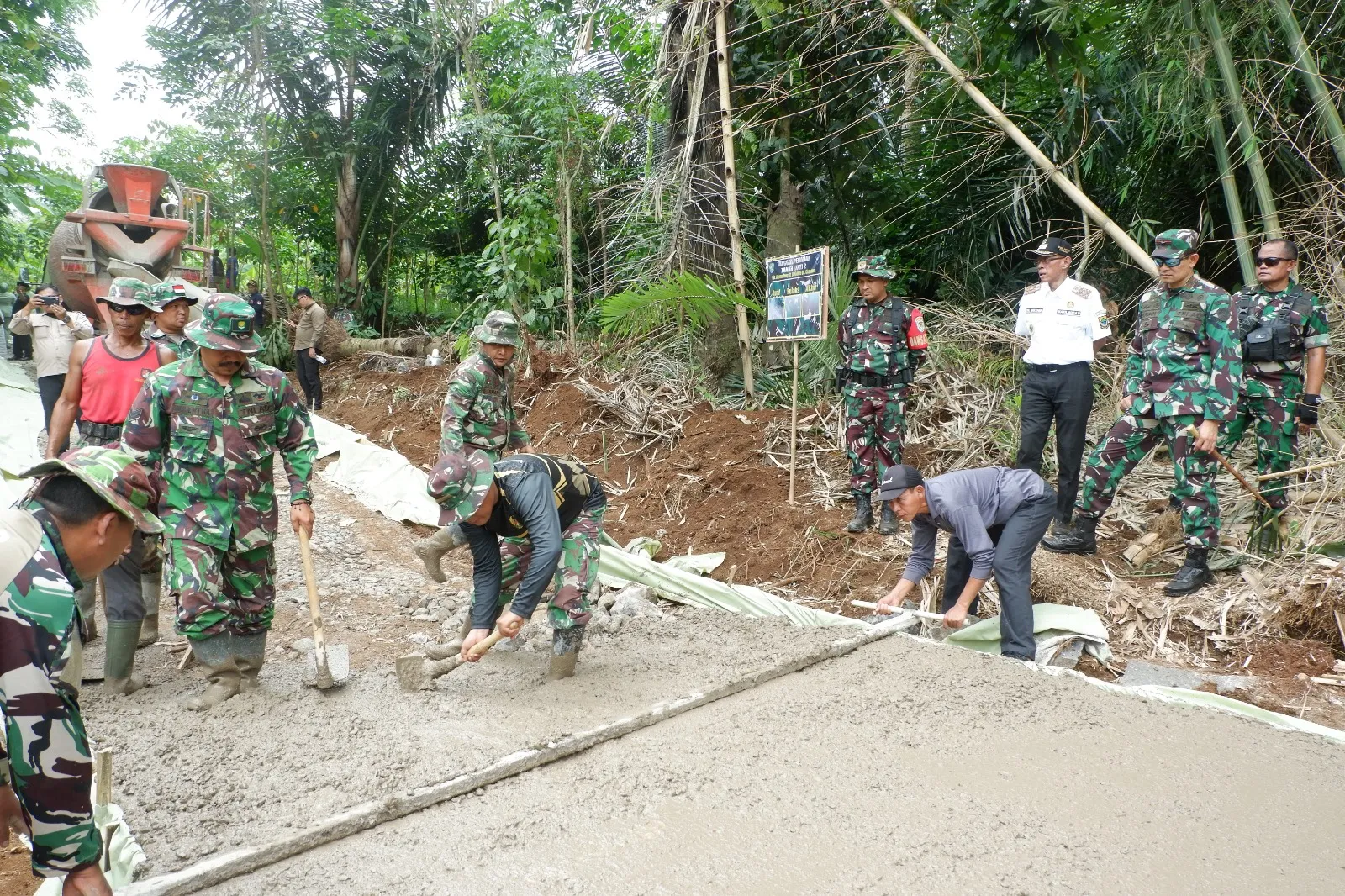 TMMD ke 122 di Desa Ciandam Cianjur Resmi Dibuka