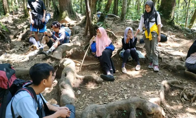 TRIP REPORT: Cerita Pendakian Gunung Gede Mahatala STIT Al-Azami