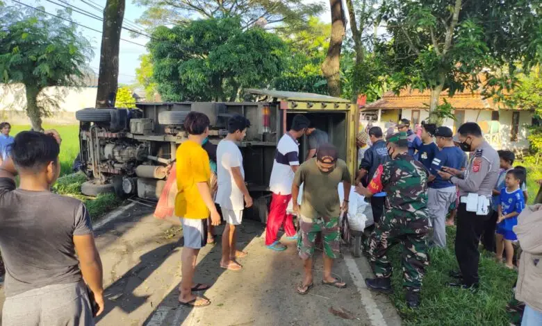 Truk Boks Terguling di Cianjur, Arus Lalulintas Sempat Tersendat