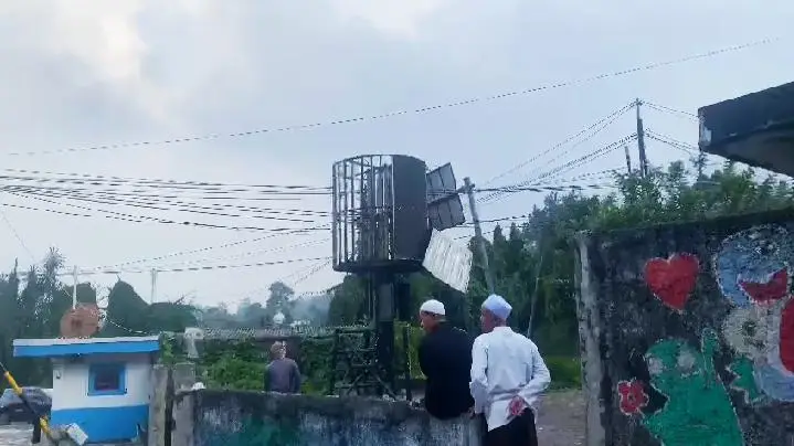 Tugu Botol Kecap yang Menjadi Ikon Puncak Dibongkar, Ini Penyebabnya