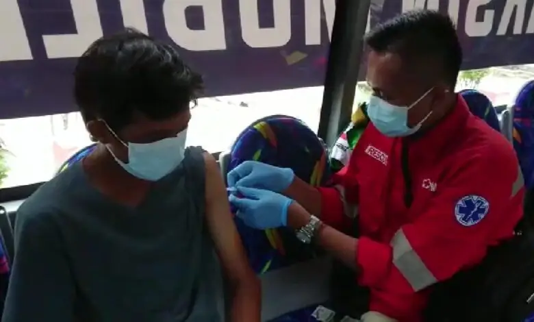 Vaksinasi di Desa Jati Kurang Memuaskan, Kuota 2000 Dosis Warga yang Datang Ratusan