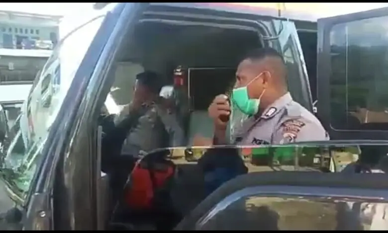 Viral, Keluyuran Lewat Jam 2 Siang Terancam Dipukul Pakai Rotan