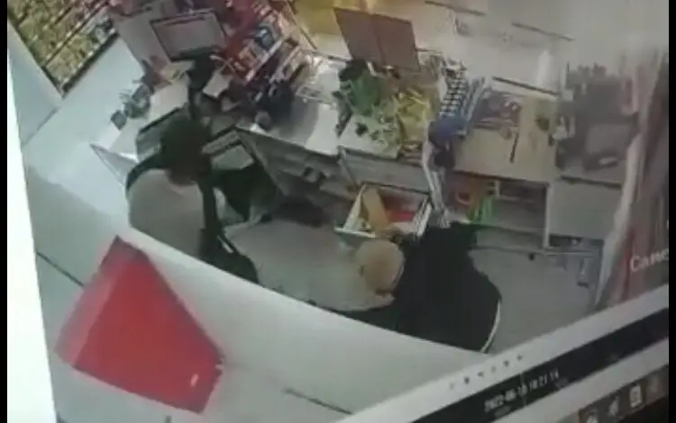 Viral! Video Perampokan Alfamart di Karangtengah Cianjur