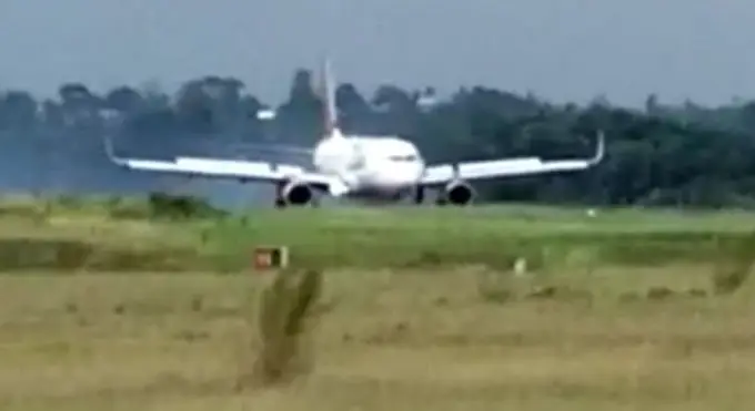 Viral Video Pesawat Batik Air Mendarat Darurat, Ini Kronologisnya