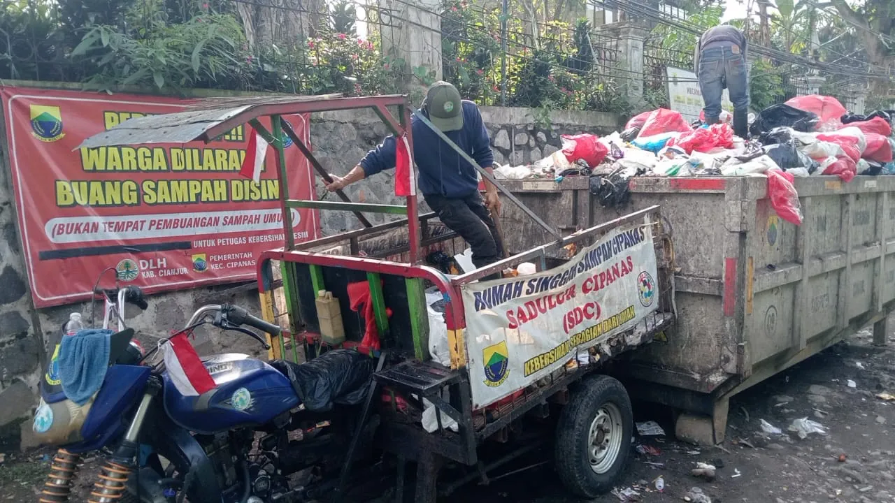 Volume Sampah di Cipanas Tetap Normal Saat Ramadan, Fenomena Tak Biasa