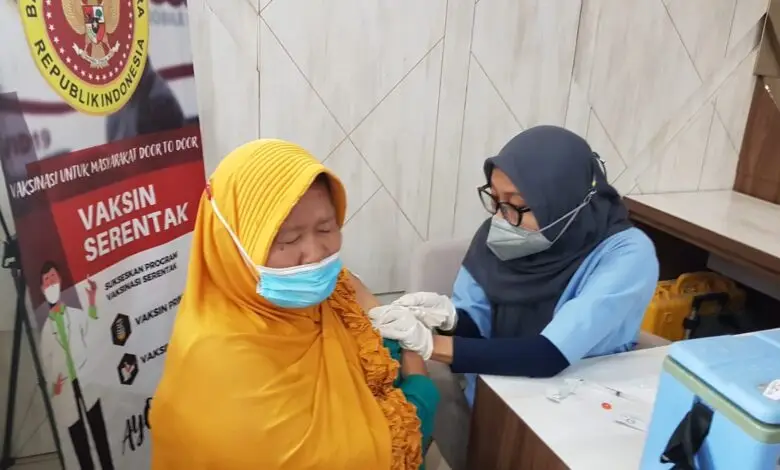 Warga Bersyukur Ada Vaksinasi Massal yang Digelar BIN RI