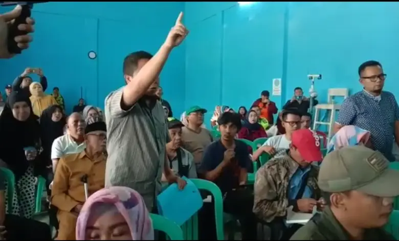 Warga Ciherang Tolak Hasil Lab Sumur Tercemar Bensin