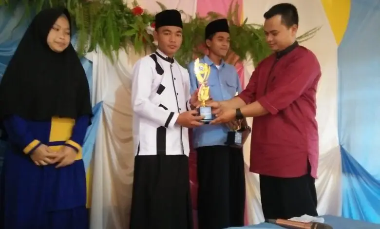Yayasan Boarding School SMA IT Nurul Ittihad Takokak Gelar Isra Mikraj