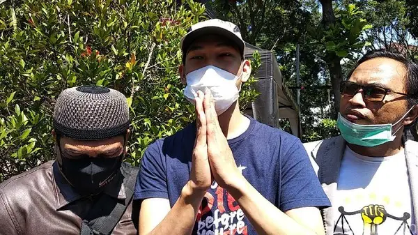 Youtuber Ferdian Paleka dan Dua Temannya Bebas