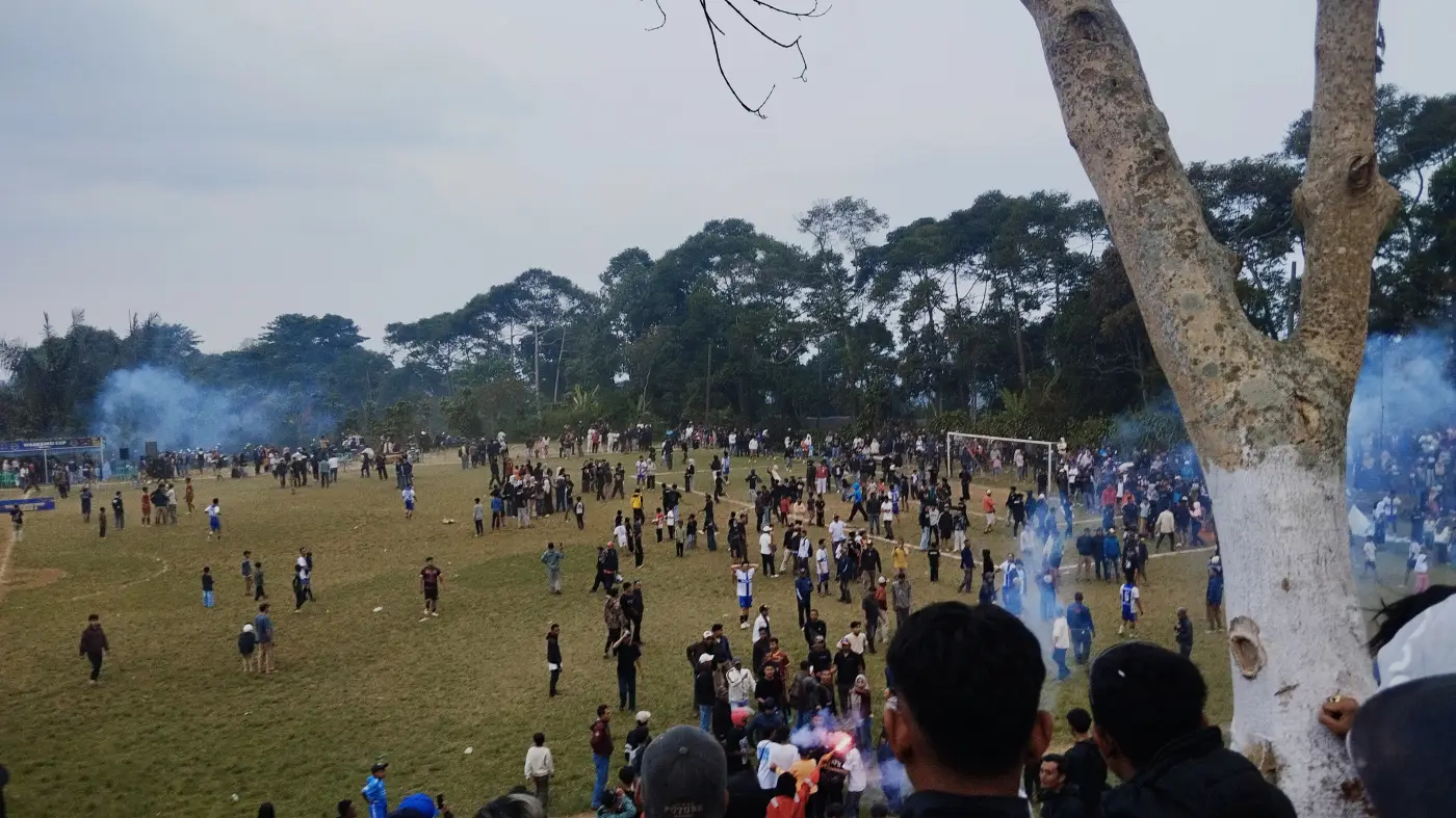 Tak Terpuji, Laga Final Warkamsi Cup di Batulawang Cipanas Berakhir Ricuh