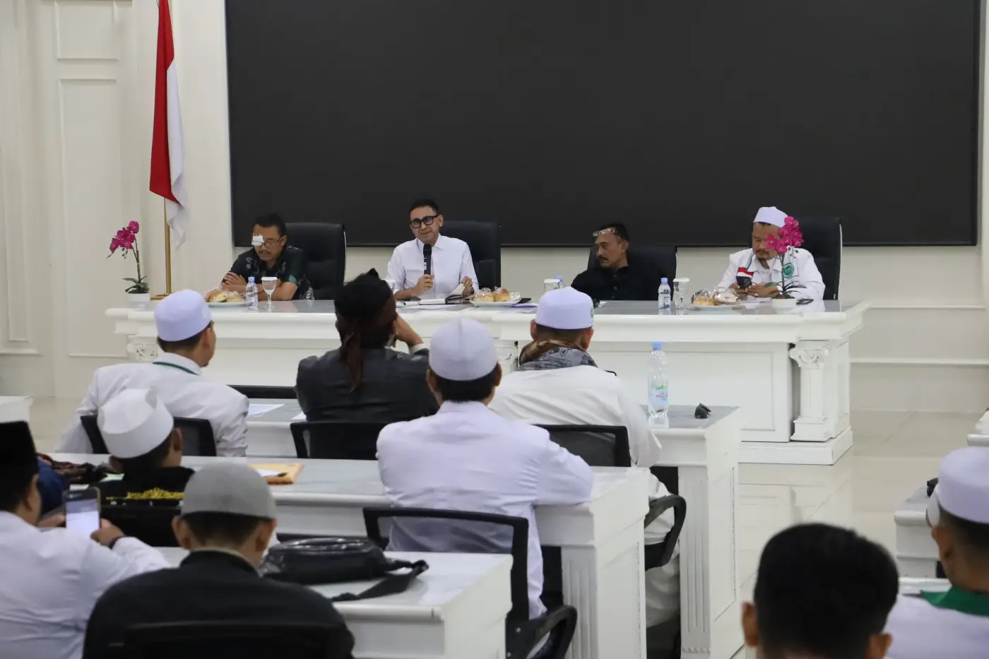 Minta Jaga Kondusifitas, Pemkab dan Ormas Islam Cianjur Bahas Regulasi THM - Penyimpangan Sosial
