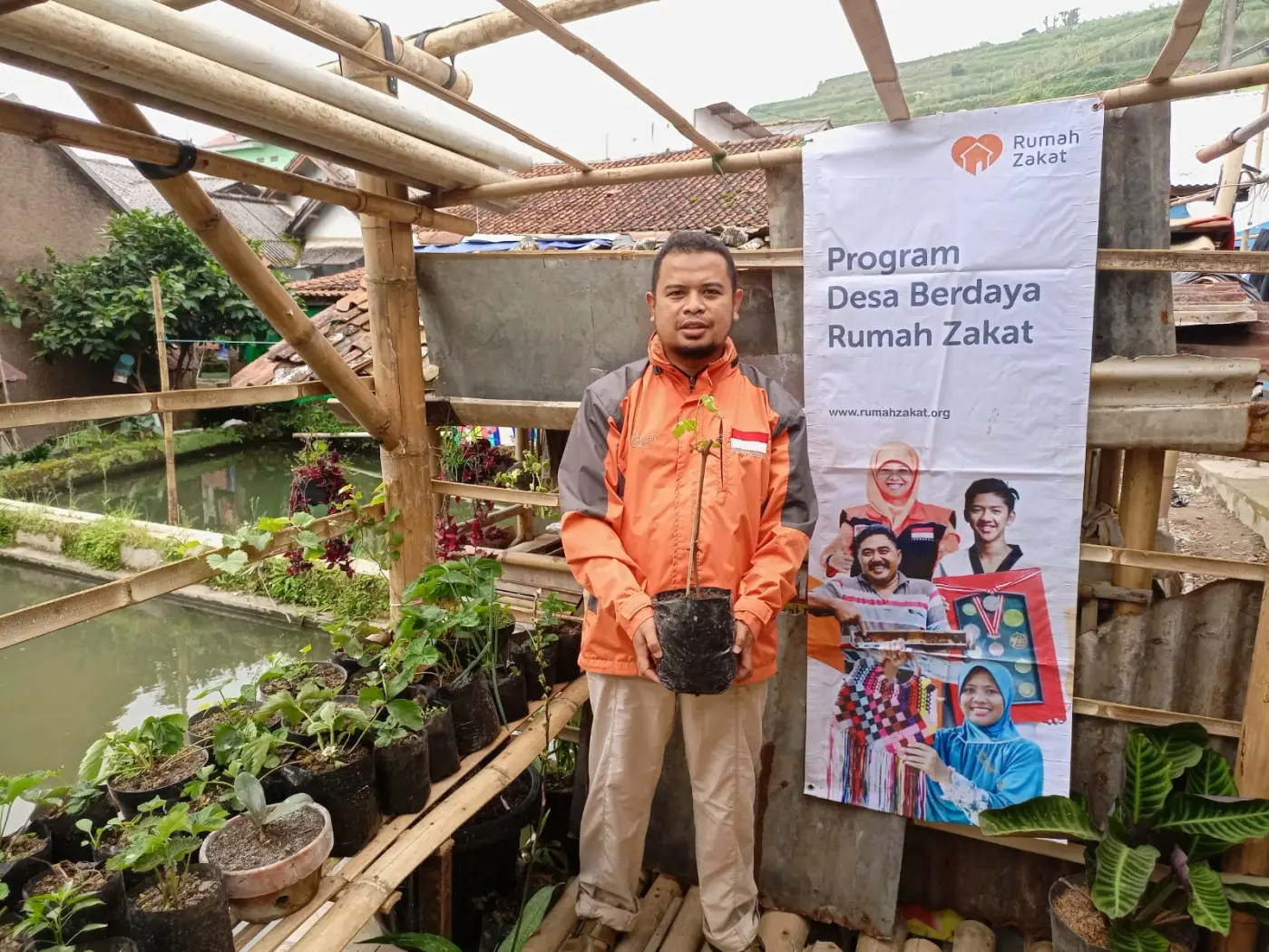 Wujudkan Kemandirian Desa, Relawan Inspirasi Rumah Zakat Gencarkan Program Pemberdayaan di Sindangjaya