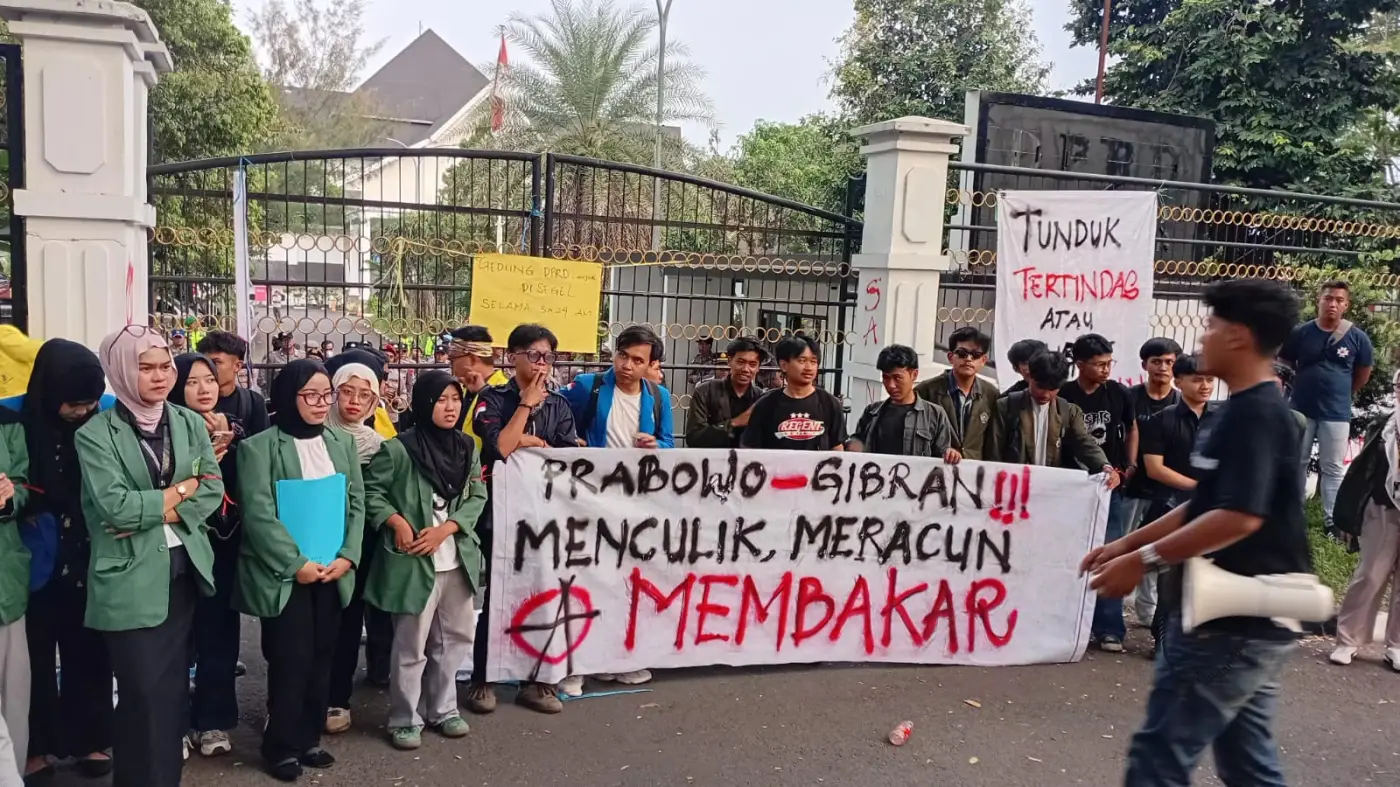 Dua Tahun Dipimpin Prabowo-Gibran, Aliansi BEM Cianjur Tuntut Enam Petisi Utama di Gedung DPRD