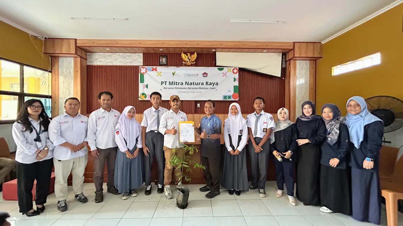 Kebun Raya Cibodas Peduli Lingkungan, Salurkan Ratusan Tanaman ke SMKN 1 Cipanas