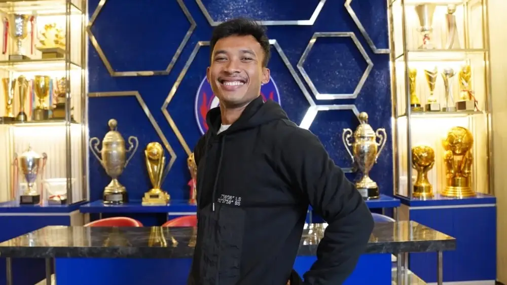 Putra Daerah Cianjur Robi Darwis Resmi Bergabung dengan Arema FC