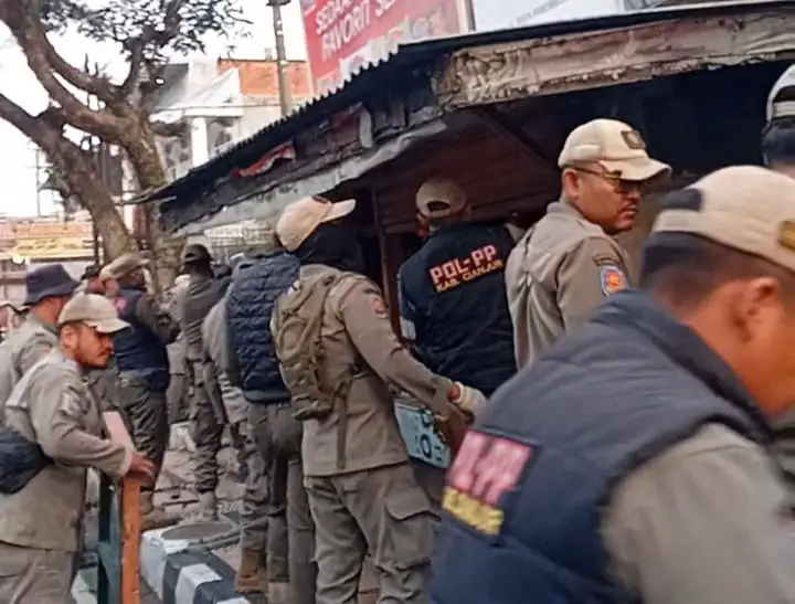 117 Bangunan Liar Jalur Cimacan–Tugu Tauco Ditertibkan, Pemprov Jabar Beri Kompensasi Rp5 Juta