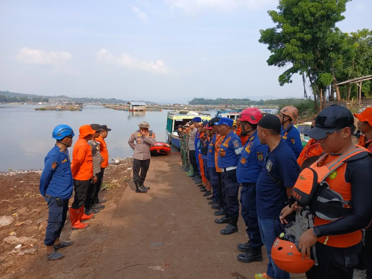Perahu Menabrak Bambu di Waduk, Pedagang Kopi Hilang Diduga Tenggelam di Perairan Maniis Cianjur
