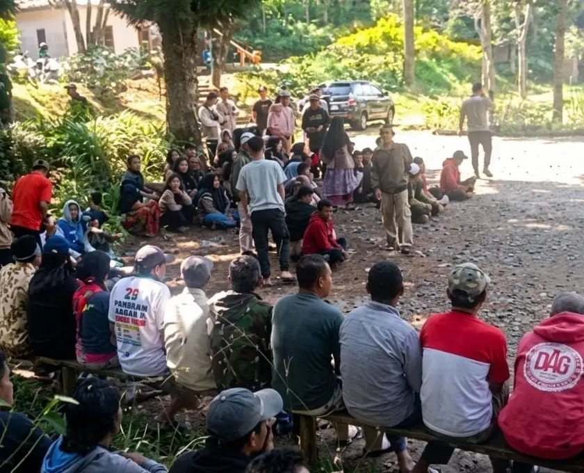 Terhimpit Rencana Agrowisata, Warga Ciseureuh Batulawang Cemas Kehilangan Tempat Tinggal dan Masa Depan Anak