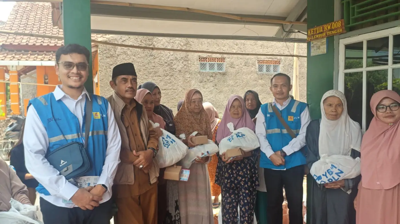 Sejalan dengan Semangat Hari Kesaktian Pancasila, PLN Cianjur Hadirkan Kepedulian dan Edukasi Keselamatan bagi Warga Desa Babakankaret