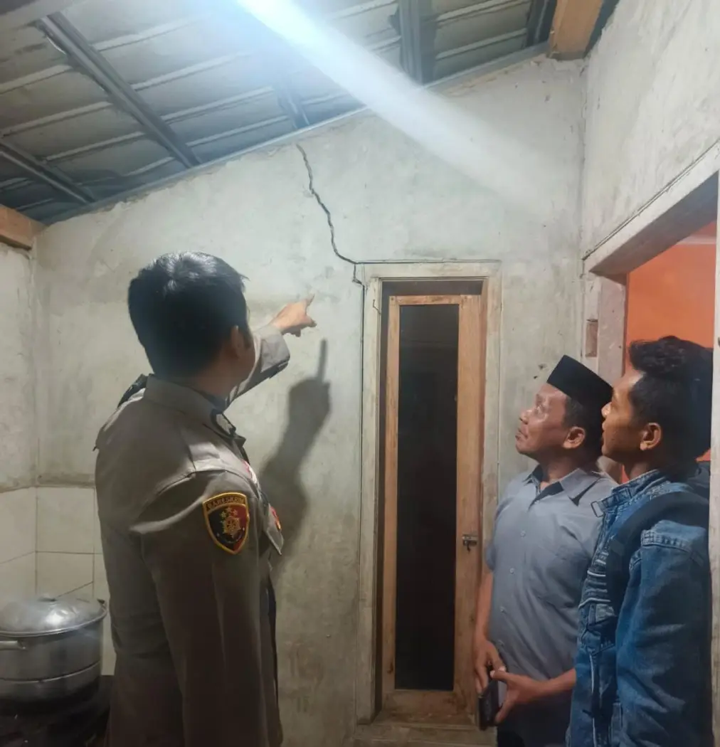 Empat Rumah di Babakankaret Retak Diterjang Gempa M 4,3 akibat Aktivitas Sesar Cisokan